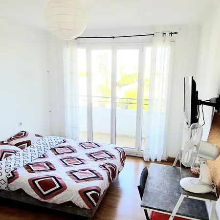 Standing 110m2 Lumineux, Clim, Balcons Apartment