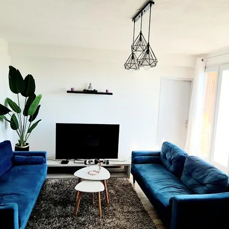 Standing 110m2 Lumineux, Clim, Balcons Apartment *